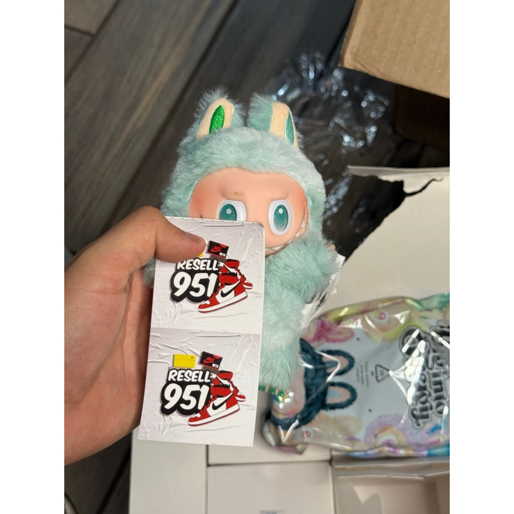 V3 BIE POP MART Big Into Energy blind box custom
Version v3 - Picture 4 of 4